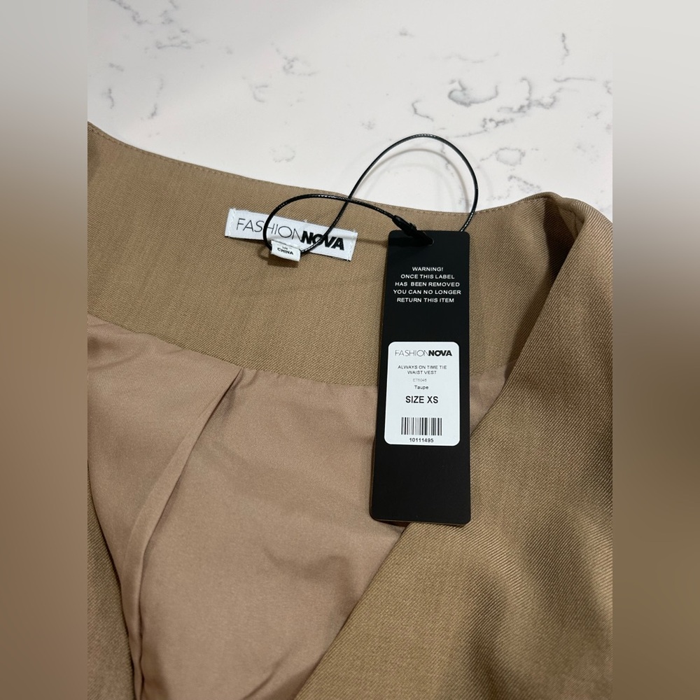 ❥𝖥𝖠𝖲𝖧𝖨𝖮𝖭𝗡𝗢𝗩𝗔: Always On Time Tie Waist Vest - Taupe - Picture 6 of 7